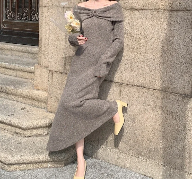 فستان جديد للخريف والشتاء برقبة واحدة بدون أكتاف، قميص نسائي متوسط الطول بطول الركبة، فستان صوفي