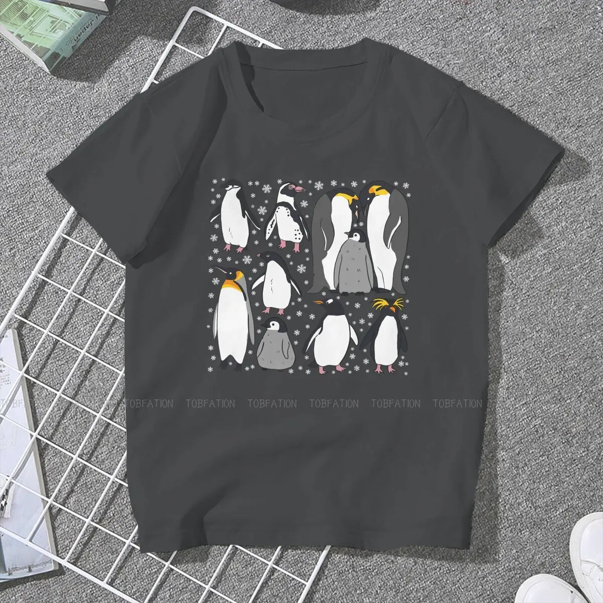 Cute Unique TShirt for Girl Penguin Creative Gift Idea  T Shirt Stuff Ofertas