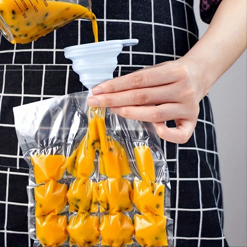 20pcs Disposable Ice Cube Bag 24 Grids Plastic Self-sealing Freezer Cocktail Cooling Bag Wine Cocktail Whiskey Ice Cubes