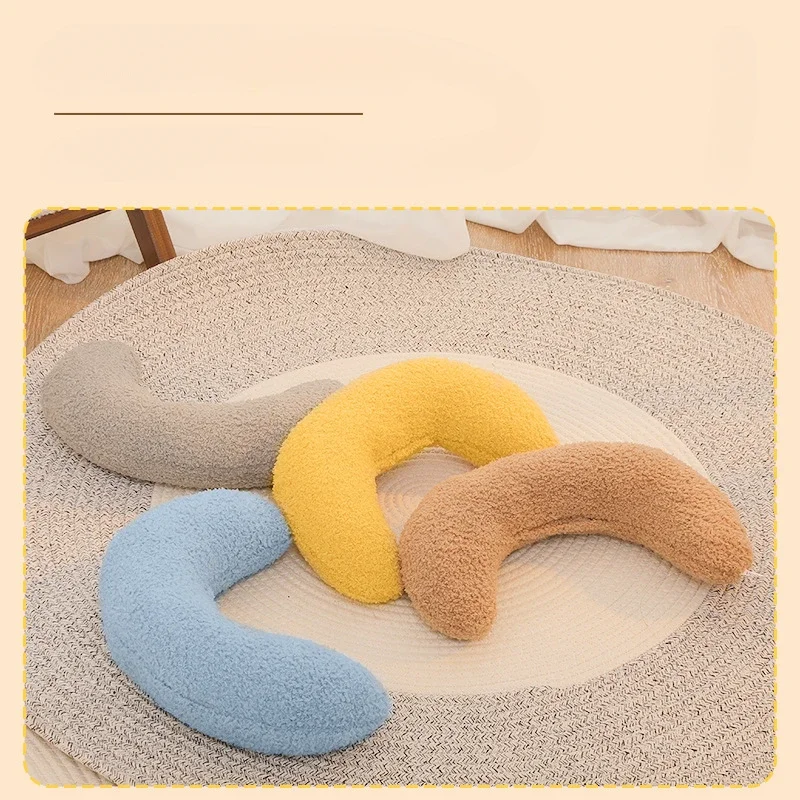 Pet Home Products Small Pillow Soft Cat and Dog Universal Pillow Creative Crescent Shaped Cervical Protection Pet Products