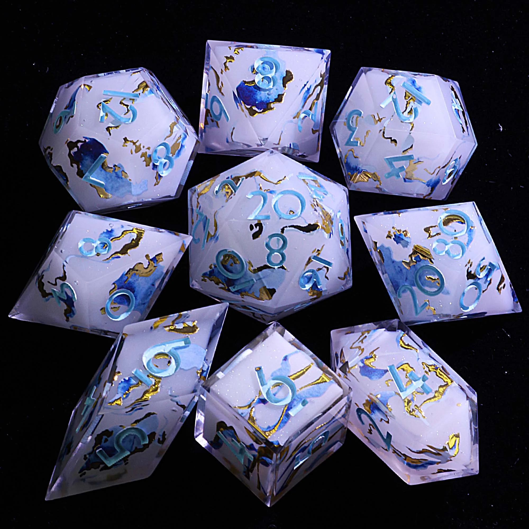 

Набор из многогранной смолы с лентой D и D Celestial Aqua