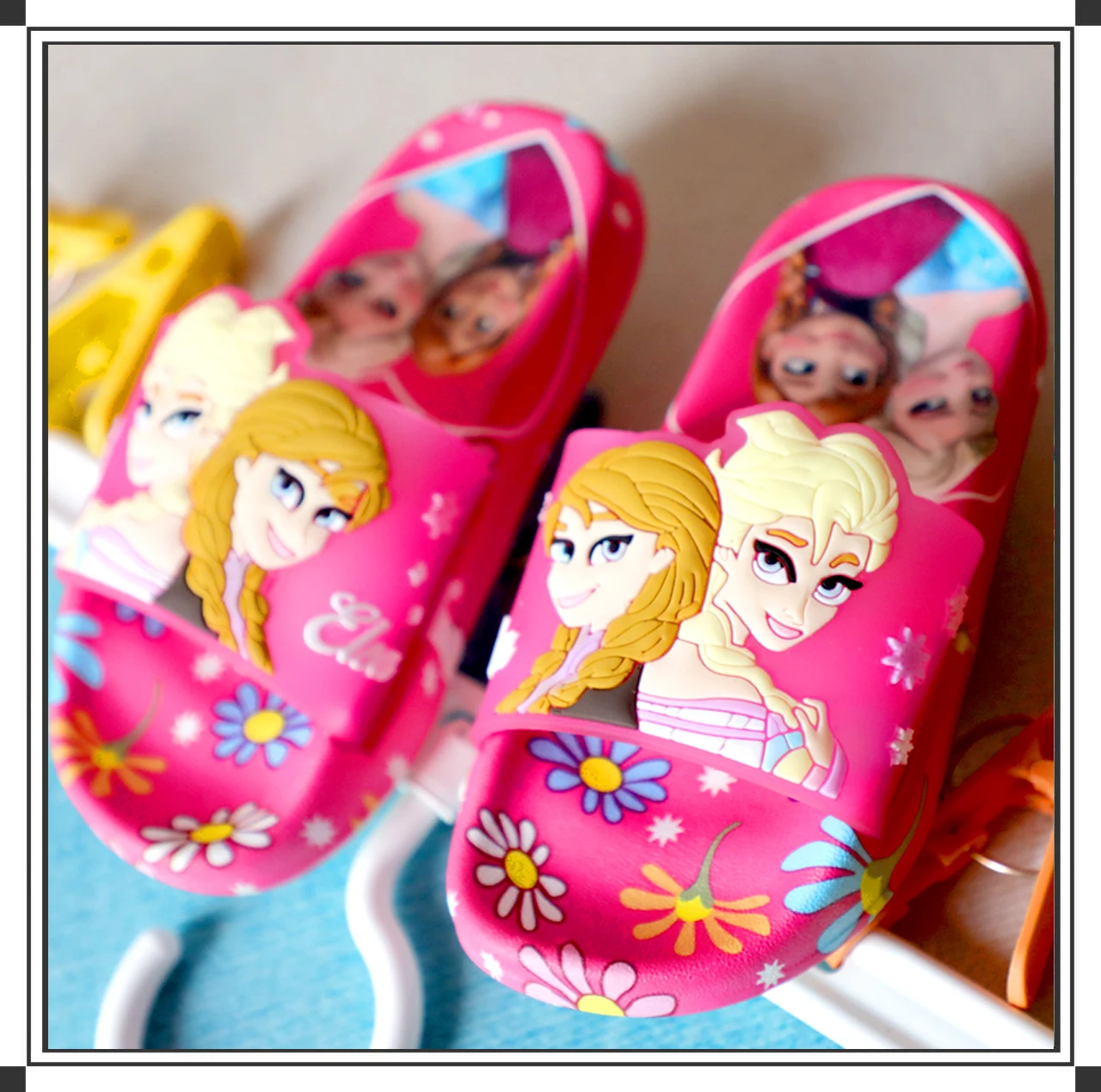 New Summer Children Sandals Kids Elsa Anna Cartoon Princess Shoes Toddler Girls Soft Sole Shoes Girl Anti-Slip Slippers