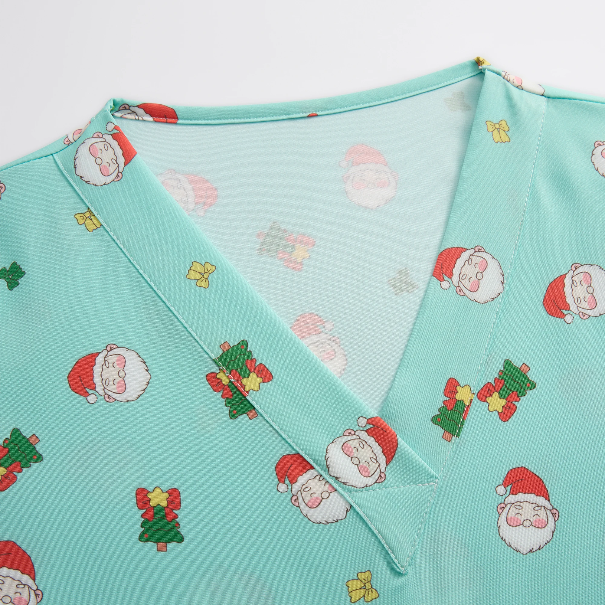 【Christmas】Women Scrub Top Light Green Santa Claus T-shirt Medical Surgical Cartoon Uniform for Nurses Clinical Pet Hospital