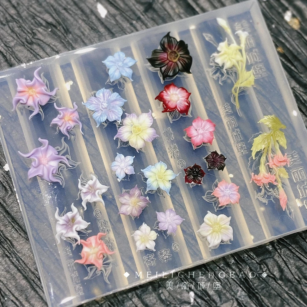 

1Pc Beautiful Flower Series 3D Acrylic Mold Nail Art Decoration Gloriosa Lily Datura Diy Design Silicone Nail Template Mold