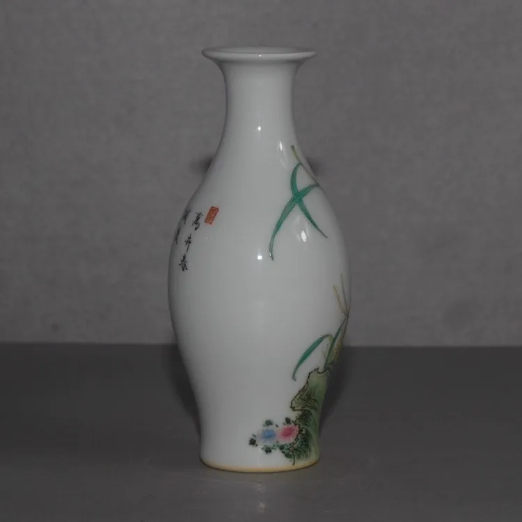6.30 inch Chinese Jingdezhen Famille Rose Porcelain Flowers Cricket Pattern Vase