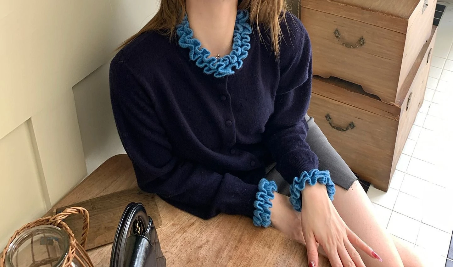 

Black Fungus Edge Contrasting Color Splicing Knitted Cardigan for Women's Autumn and Winter 2025 New Fashion Base Shirt Top