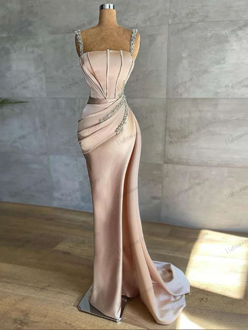 Robe de Soirée Vintage en Satin, Tenue de Bal de Forme Charmante, avec des Appliques de Perles et un Col Carré