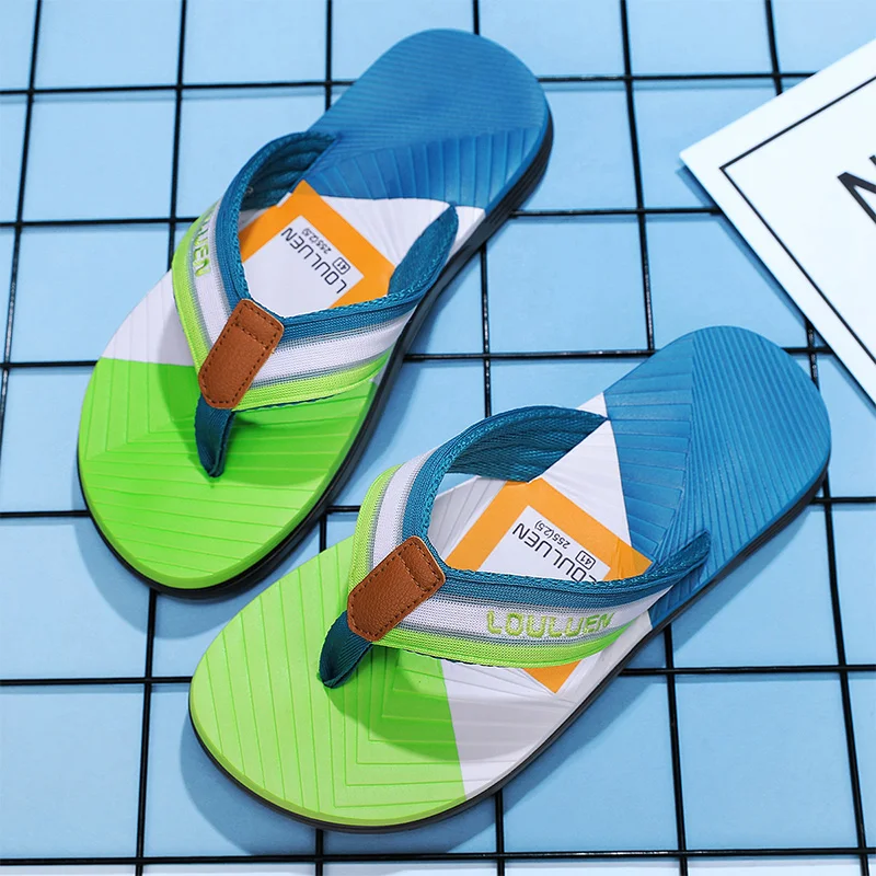 

Летние хит продаж, шлепанцы для мужчин, удобные модные мужские тапочки, распродажа, нескользящие плоские тапочки для ванной, мужские пляжные шлепанцы