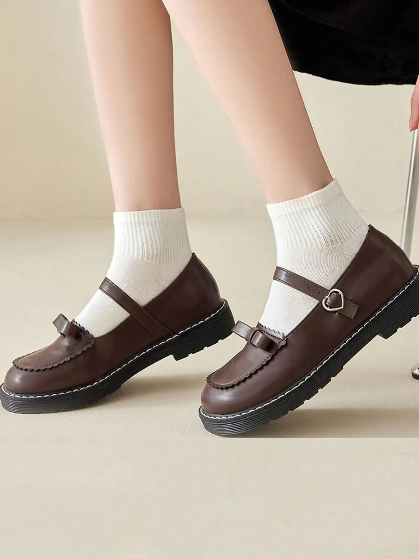 5 أزواج من جوارب طاقم الزوجين للجنسين، جوارب الكاحل، جوارب رياضية باللونين الأبيض والأسود، جوارب رياضية أساسية، مناسبة للارتداء اليومي