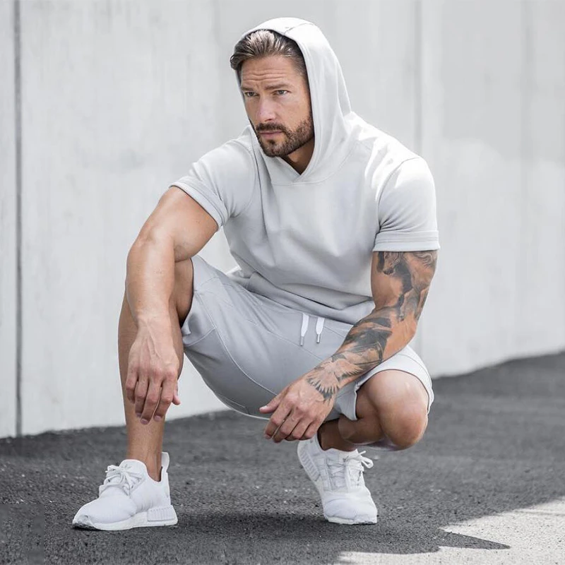 Sommer Atmungsaktive Sport-Baumwoll-T-Shirts Einfarbige Fitness-Kapuzenshirts Herren Slim Fit Kurzarm Fitness Muskel-Hoodie