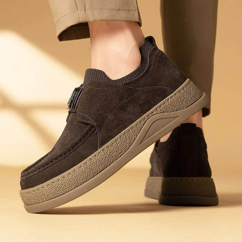 موضة الكاكي حذاء كاجوال للرجال جلد الغزال المتسكعون الرجال منصة الانزلاق على أحذية قيادة رجالية خفيفة الوزن الترفيه حذاء رجالي