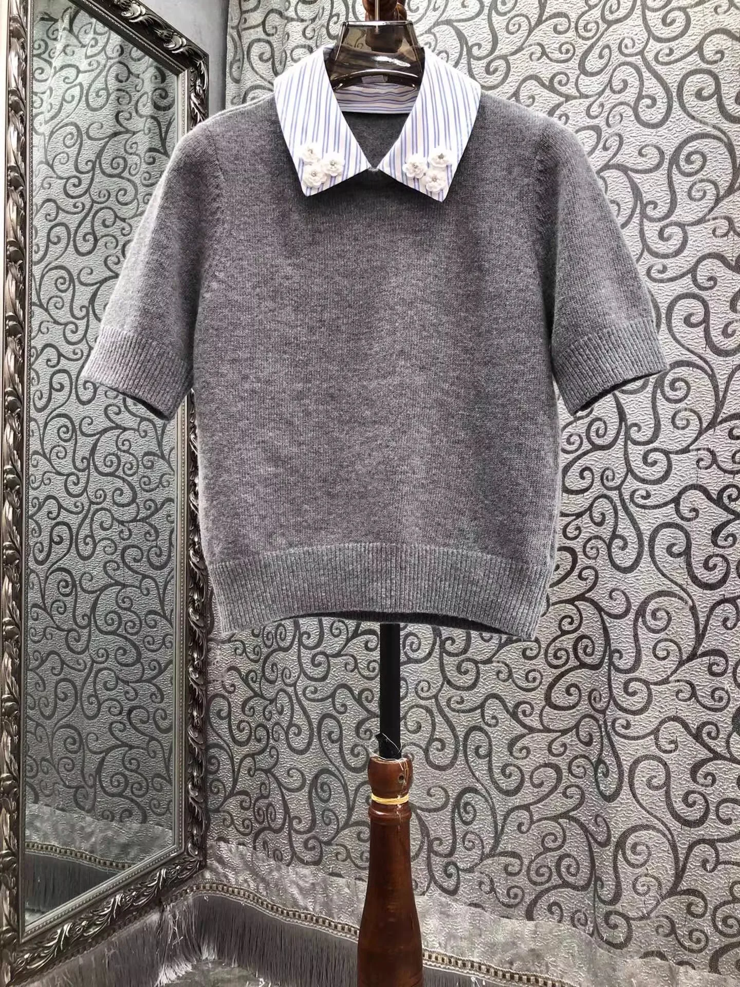 

Новые свитера высокого качества 2026, весенние пуловеры, женские полосатые шерстяные вязаные с отложным воротником и короткими рукавами, повседневные серые джемперы