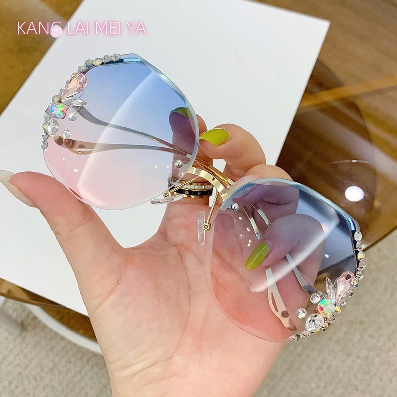 2024 Neue Mode Internet Celebrity Diamond Inlay Damen Luxus Sonnenbrille