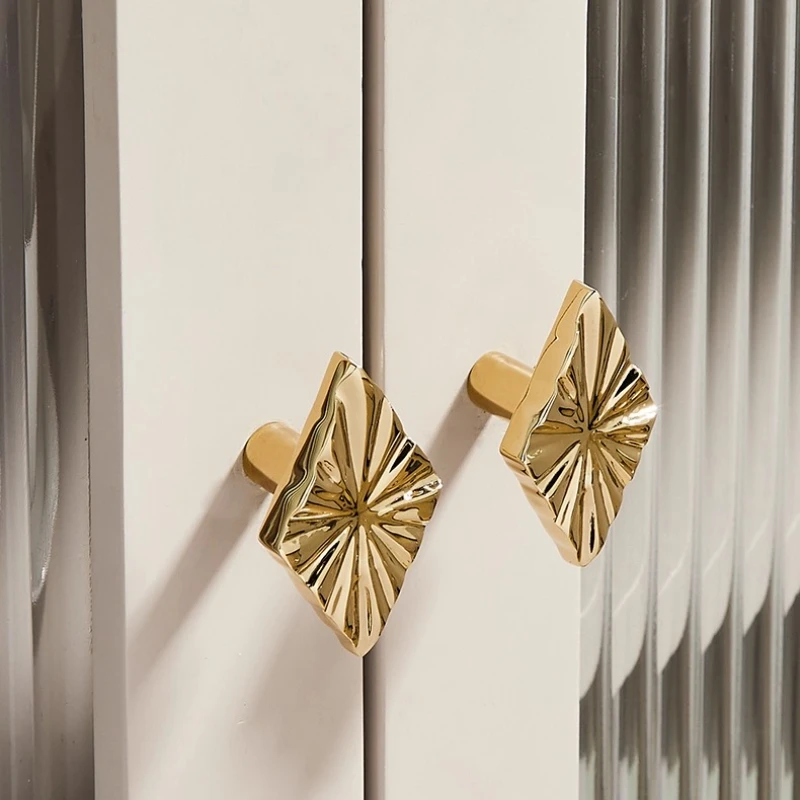 

Creative Leaf Modern Simple Brass Handle Gold Wardrobe Door Drawer Cabinet Diamond Single Hole Children's Room Handle