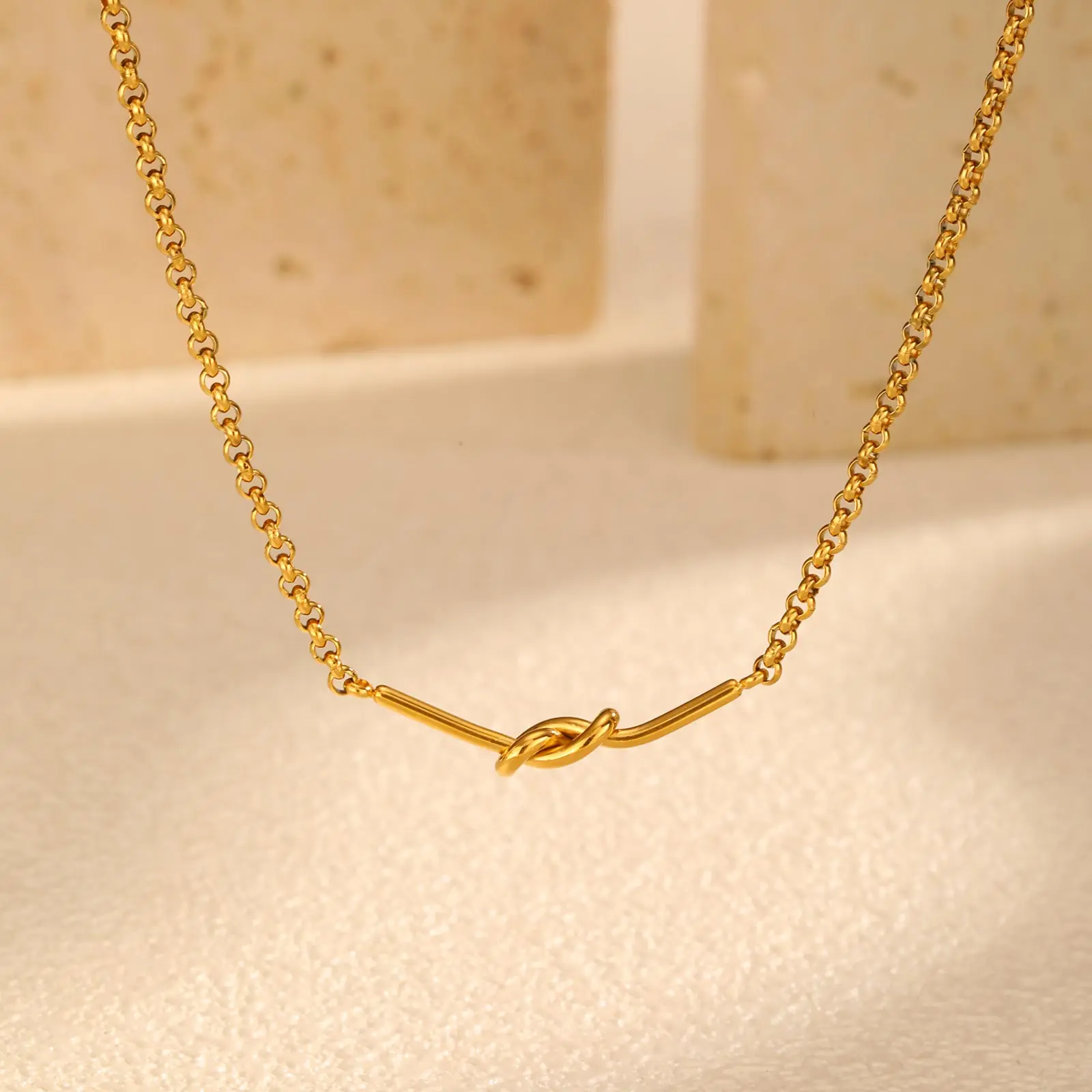 قلادة سلسلة ربط بعقدة بسيطة للنساء، قلادات من الفولاذ المقاوم للصدأ مطلية بالذهب، هدية مجوهرات مقاومة للماء