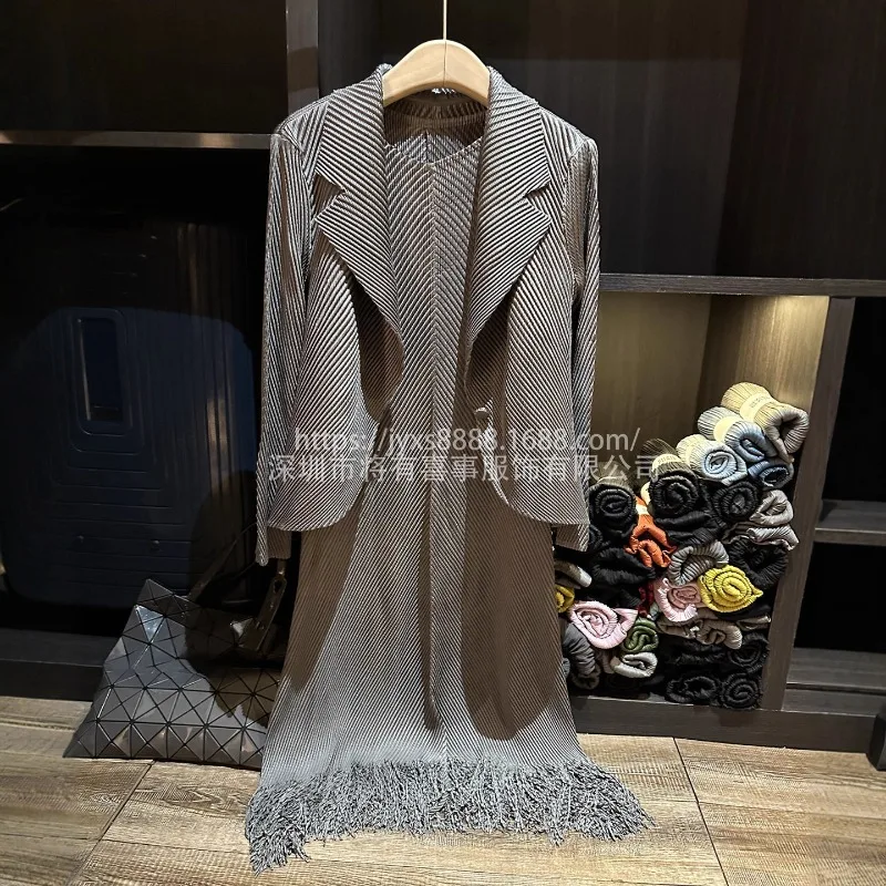 Miyake Set gonna a pieghe Design 2025 Autunno Nuove pieghe Giacca con colletto blazer con gilet Abito con frange Set da 2 pezzi Abbigliamento donna