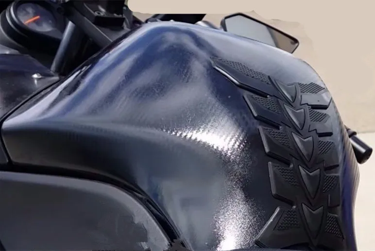 Motorcycle fish bone Pad Oil Gas Fuel Tank Cover Sticker Decal for SUZUKI RGV250 VS800 Intruder VZ800 Marauder Bandit 650S