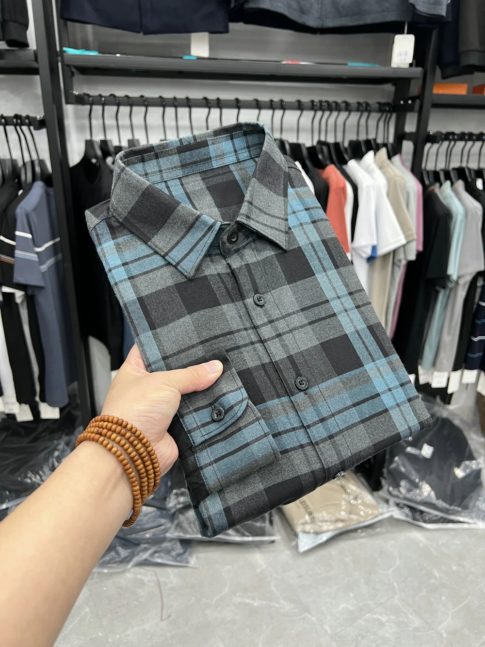 

Men's Casual Long Sve irt Basic Sle Comfortable Fit Cheered Pattern Soft Non-Sinkage Spring New Arrival Garment