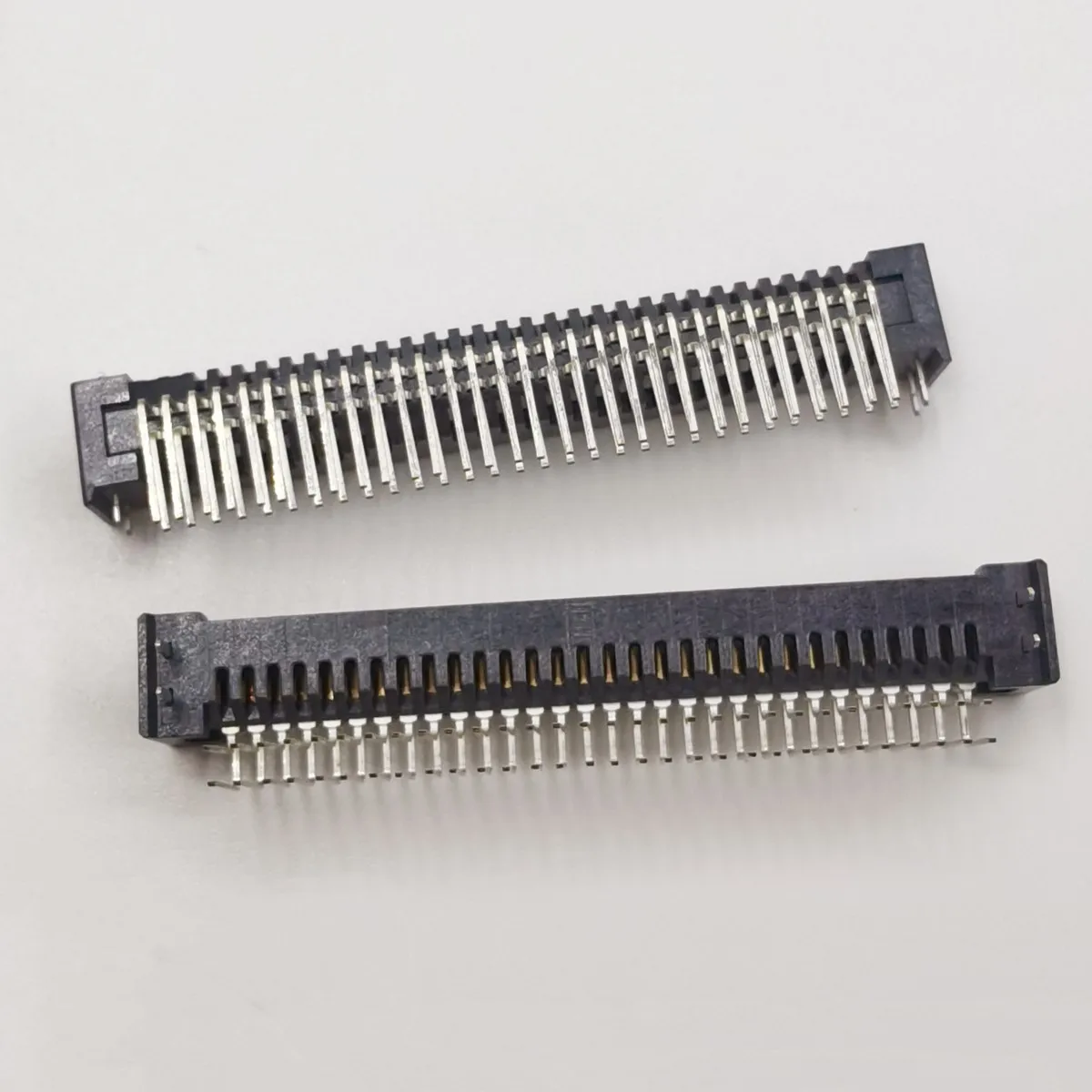 TFM-130-01-F-D-RE1-WT  1.27MM 60pin 2-Row Male Connector