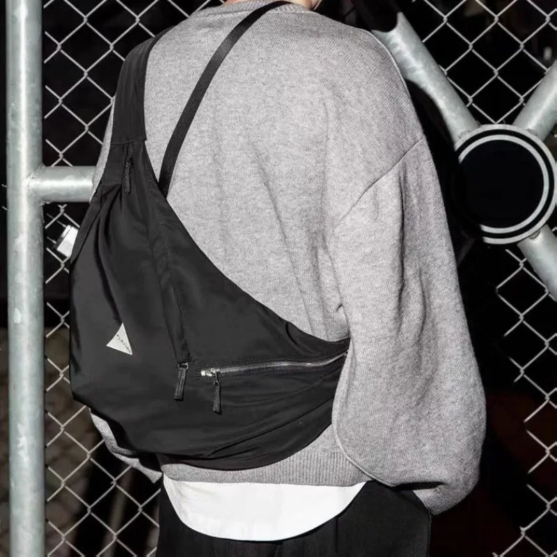 

Men's Portable Chest Bag Outdoor Sports Crossbody Bag Lightweight Asymmetrical Thin Waist Pack Suitable for Travel Hiking Daily