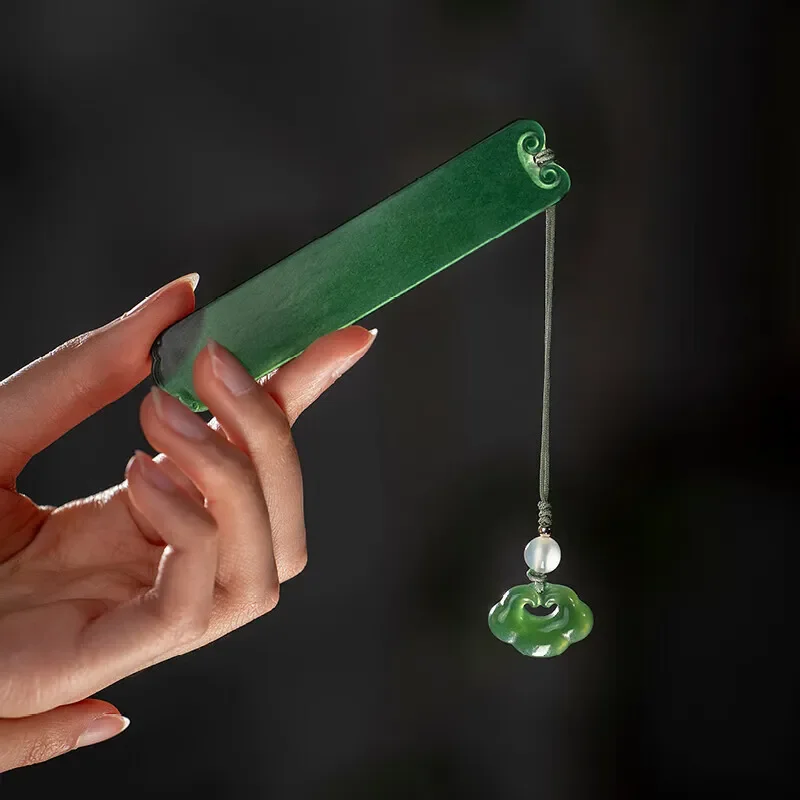 Vintage Style Metal Bookmark Elegant Light Luxury Design Perfect Gift for Teachers University Souvenir High Quality