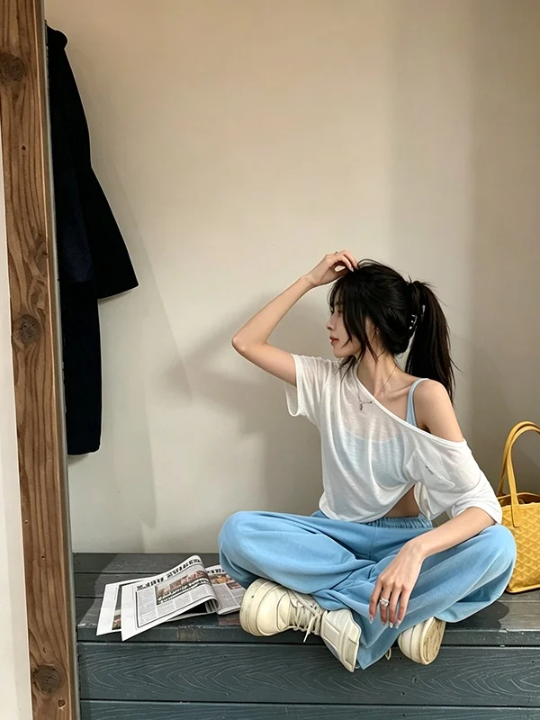 

Blue Printed Wide Leg Pants Vest Thin Short Sleeve Overhead Set High Waist Long Pants Short Length T-Shirt Fashion Set for Women