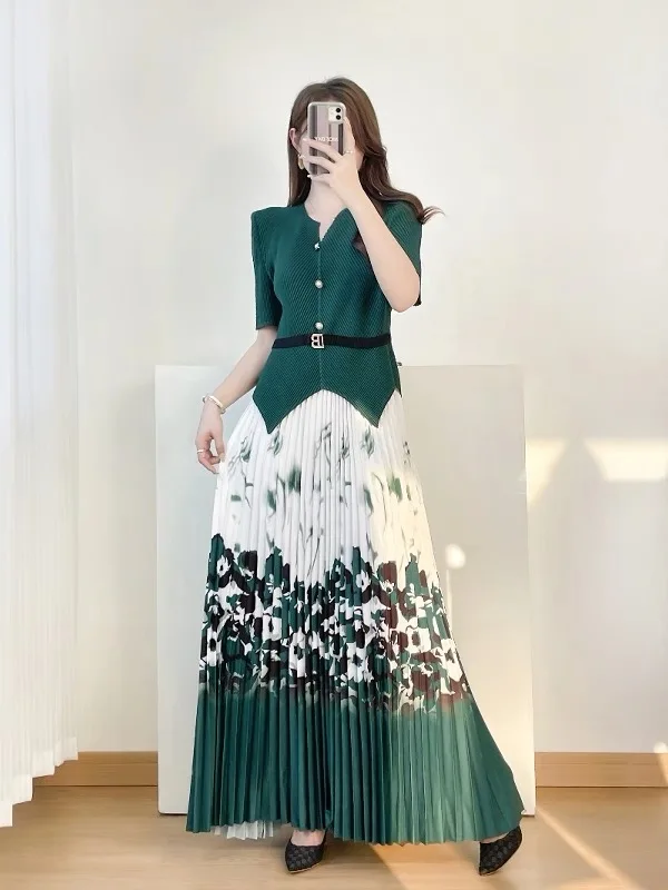 

Pleated Half-Body Dress Set Women's Fashion Cross-Border French Women's Long Sleeve T-Shirt Pleated Skirt 2-Piece Set Ins Trend