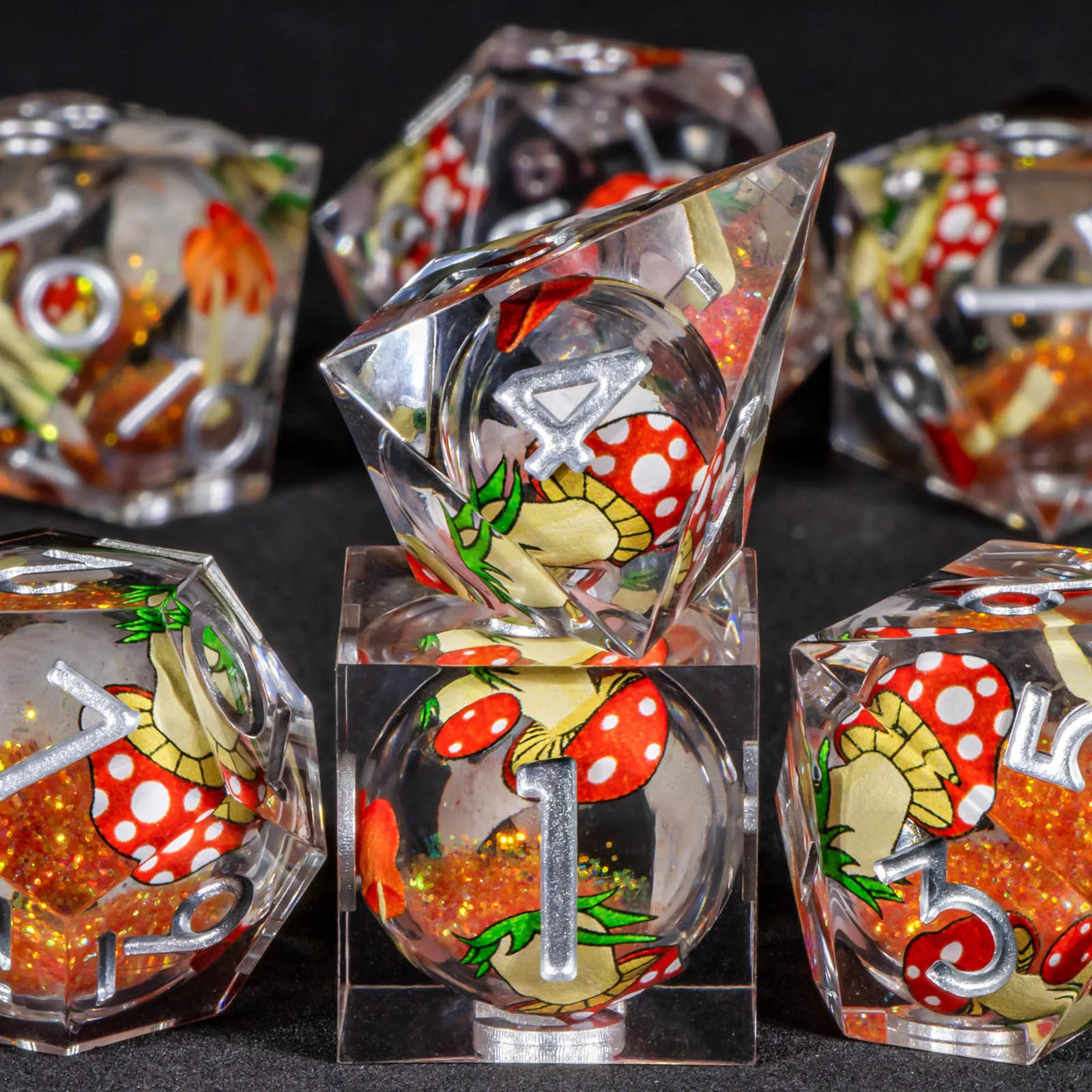 مجموعة نرد الفطر السائل الأساسية للعب الأدوار مجموعة نرد D وD للزنزانات والتنينات الراتنج حافة حادة D & D النرد #4