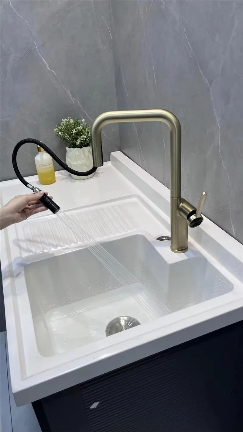 Geborsteld goud Uittrekbare keukenkranen Messing Rose Gold Gootsteenkranen Messing Gootsteenkraan Roterende uitloop Mengkraan Heet koud water Kraan