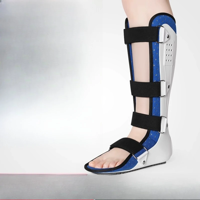 

Strain fixed protective gear brace