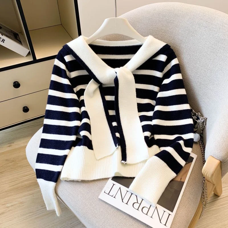 Dolce autunno nuovo maglione lavorato a maglia versatile a righe con colletto blu scuro retrò Top femminile a maniche lunghe