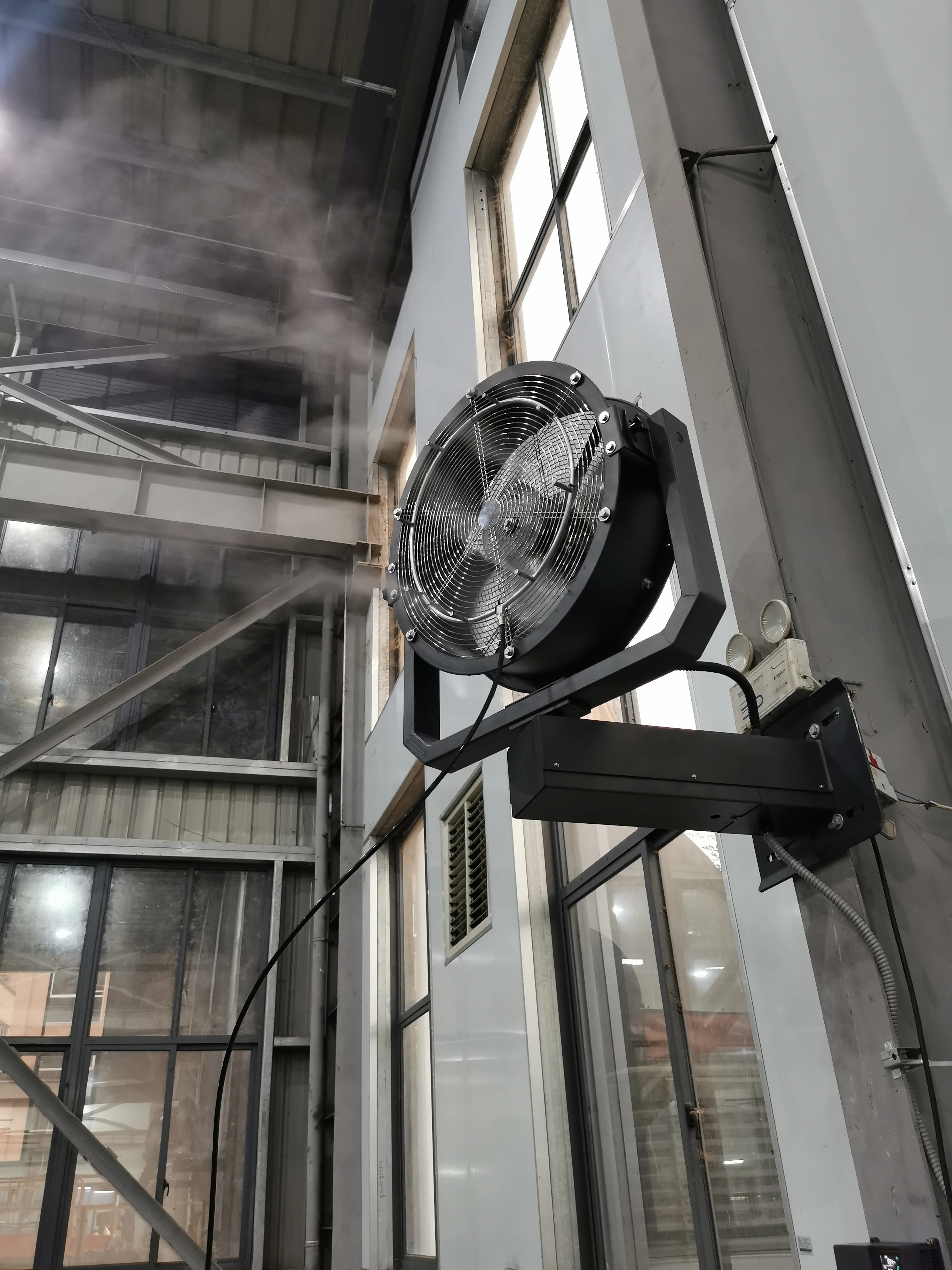 24inch  0.6m Stainless Steel Frame Spray Wall Fan Adjust up and Down, Turn Left and Right Mist Oscillating Wall Fan