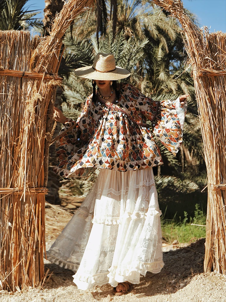 

Этнический топ с принтом, свободного кроя, с V-образным вырезом и рукавами-колокол, оригинальный дизайн, повседневный, удобный, женский, весенняя мода