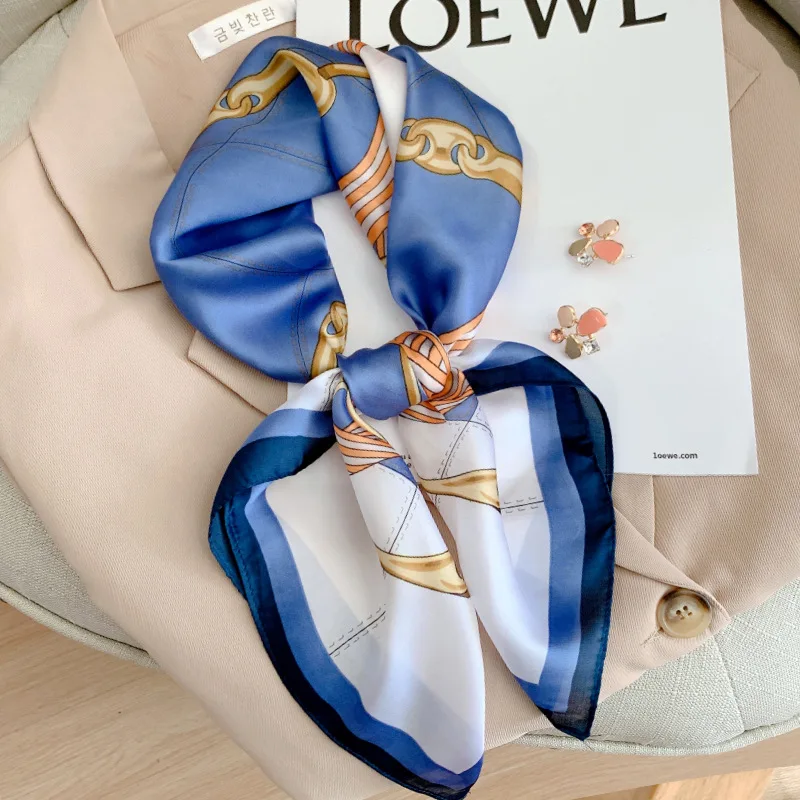 

2022 Print Sunscreen Headcloth Popular Style Square Scarves Fashion Beach Travel Silk Scarf Four Seasons 70X70CM Small Kerchief