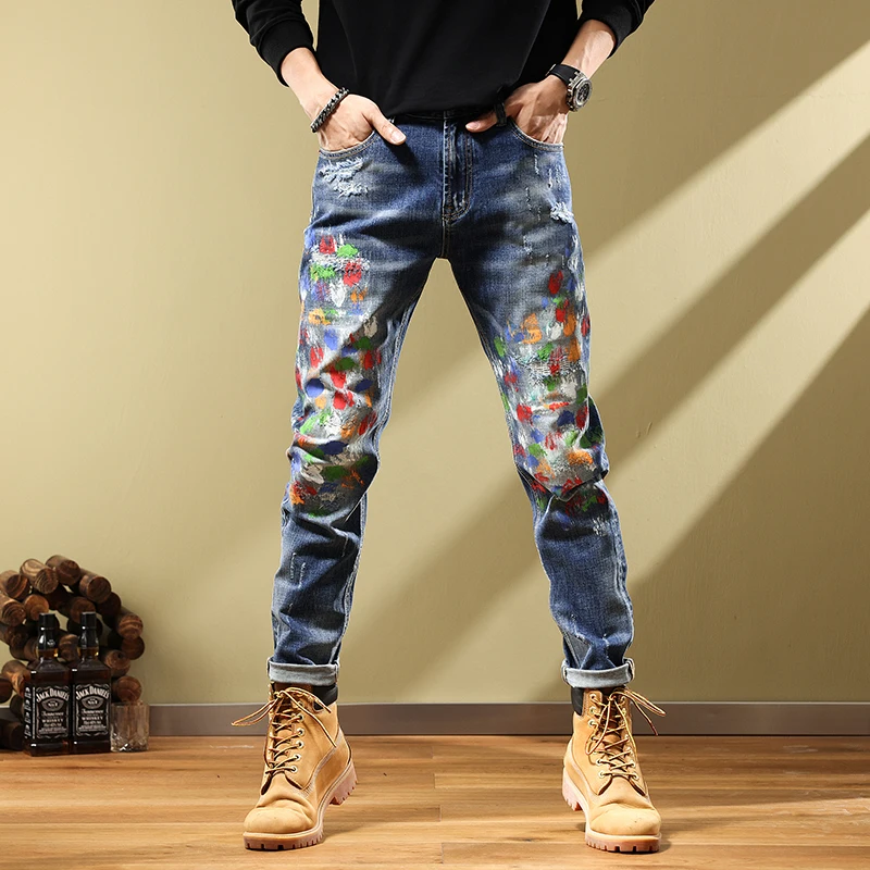 

Мужские джинсы Slim Fit 2023, летние, тонкие, в американском стиле, модные, с принтом в виде брызг краски, с дырками, повседневные, длинные брюки