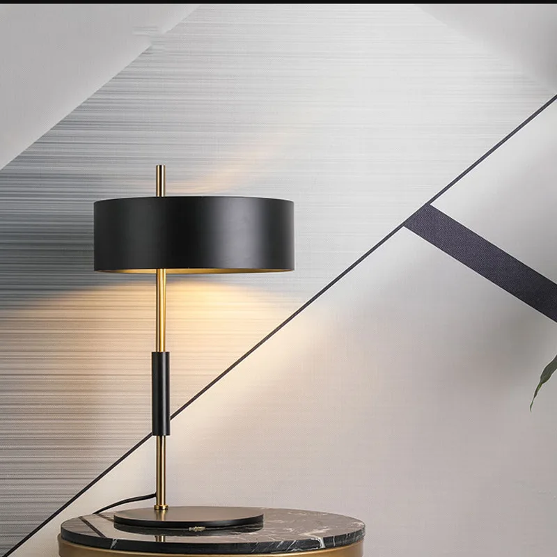 Post Modern European Style Black Gold Creative Light Luxury Table Lamp for Study Home Deco