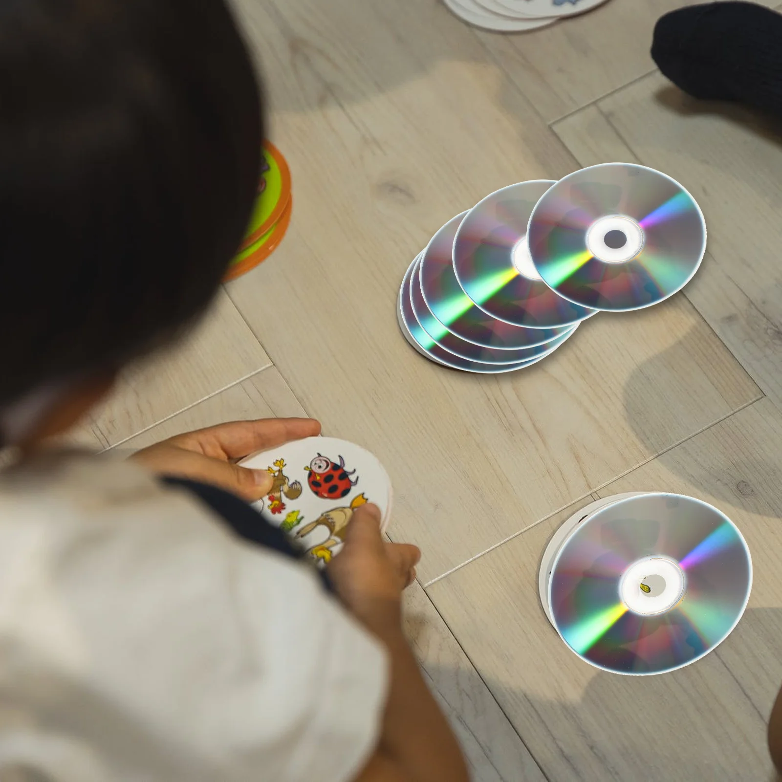

50 Pcs Decorative CD Discs Handmade Plastic Plates Smooth Edge Safe Reflective Multifunctional Educational Toys for Kids
