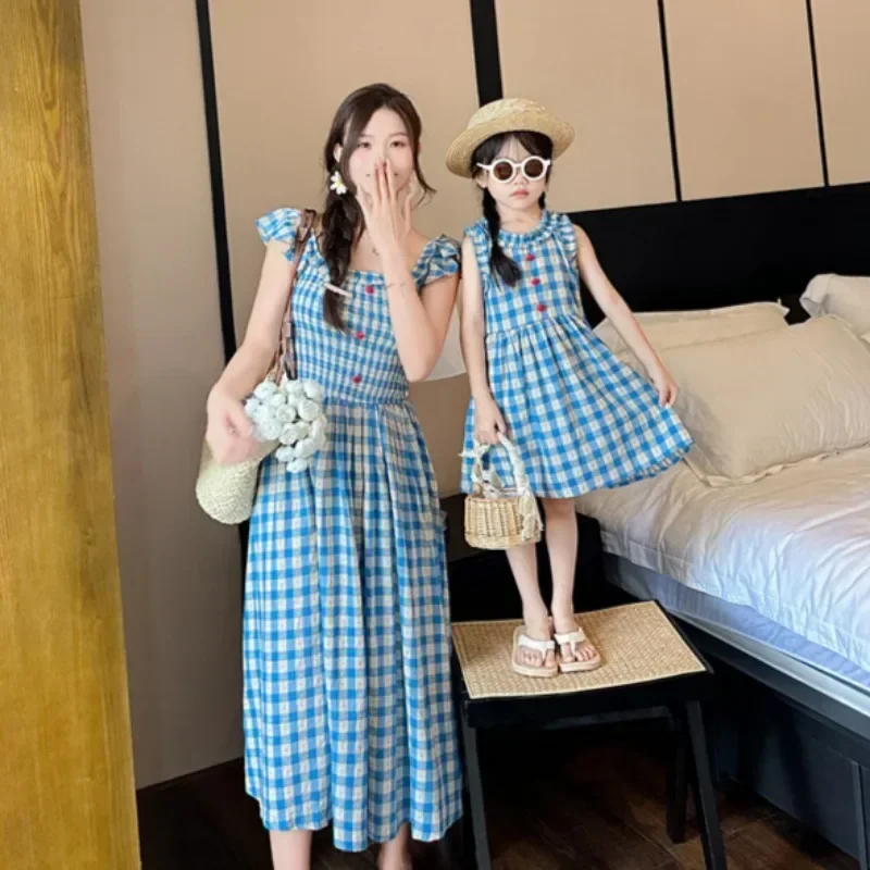 Holiday Couple Look Family Matching Clothes Mom and Daughter Resort Plaid Dress Dad and Son Shirts Korean Children\'s Clothing