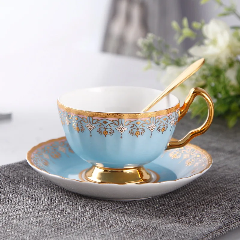 

Позолоченный костяной фарфор в европейском стиле, британский стиль, креативный и элегантный набор чашек и тарелок для послеобеденного чая