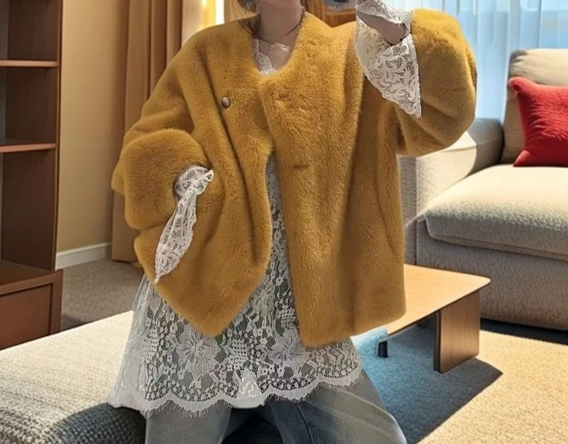 

2025 Solid Color Round Neck Autumn and Winter Fashionable Top Jacket Short and Thick