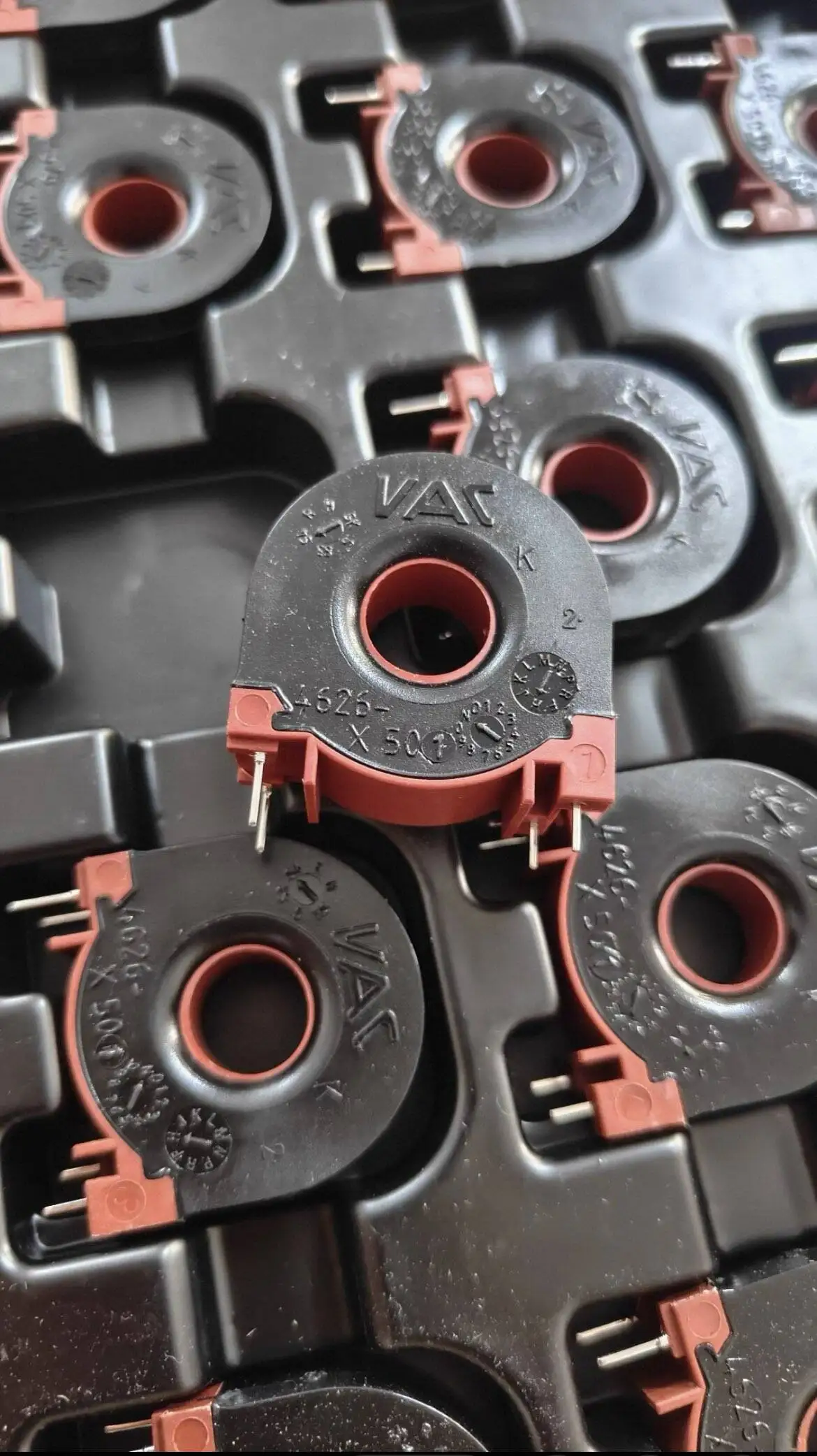 1 قطعة VAC الاستشعار الحالي 4626X501 4626-X501 T60404E4626X50182 محول محرك العاكس #1