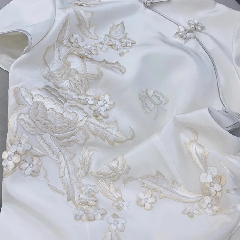 Cheongsam de style chinois rétro pour femmes, robe à fond blanc, République de Chine, Nouveau