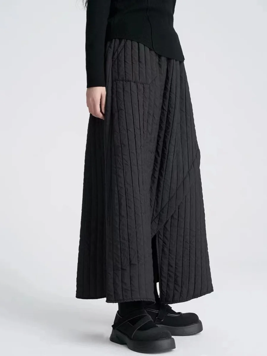 กระโปรงทรงเอเอวสูงสไตล์เรโทร ดีไซน์ผ่าข้างแบบไม่สมมาตร สีพื้น ความยาวปานกลาง ทรงเอไลน์ สำหรับผู้หญิง