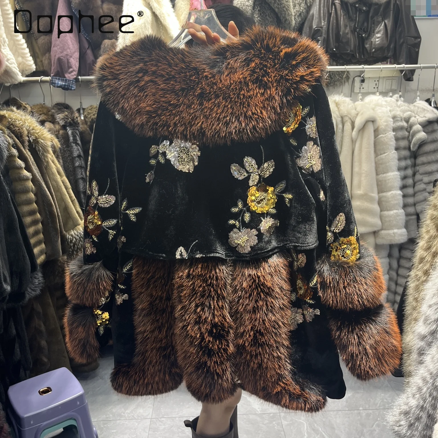 معطف فاخر صديق للبيئة بياقة من فرو الثعلب للنساء مطرز ثقيل مخملي مرقع سميك دافئ عالي الجودة معطف فرو صناعي شتوي #5