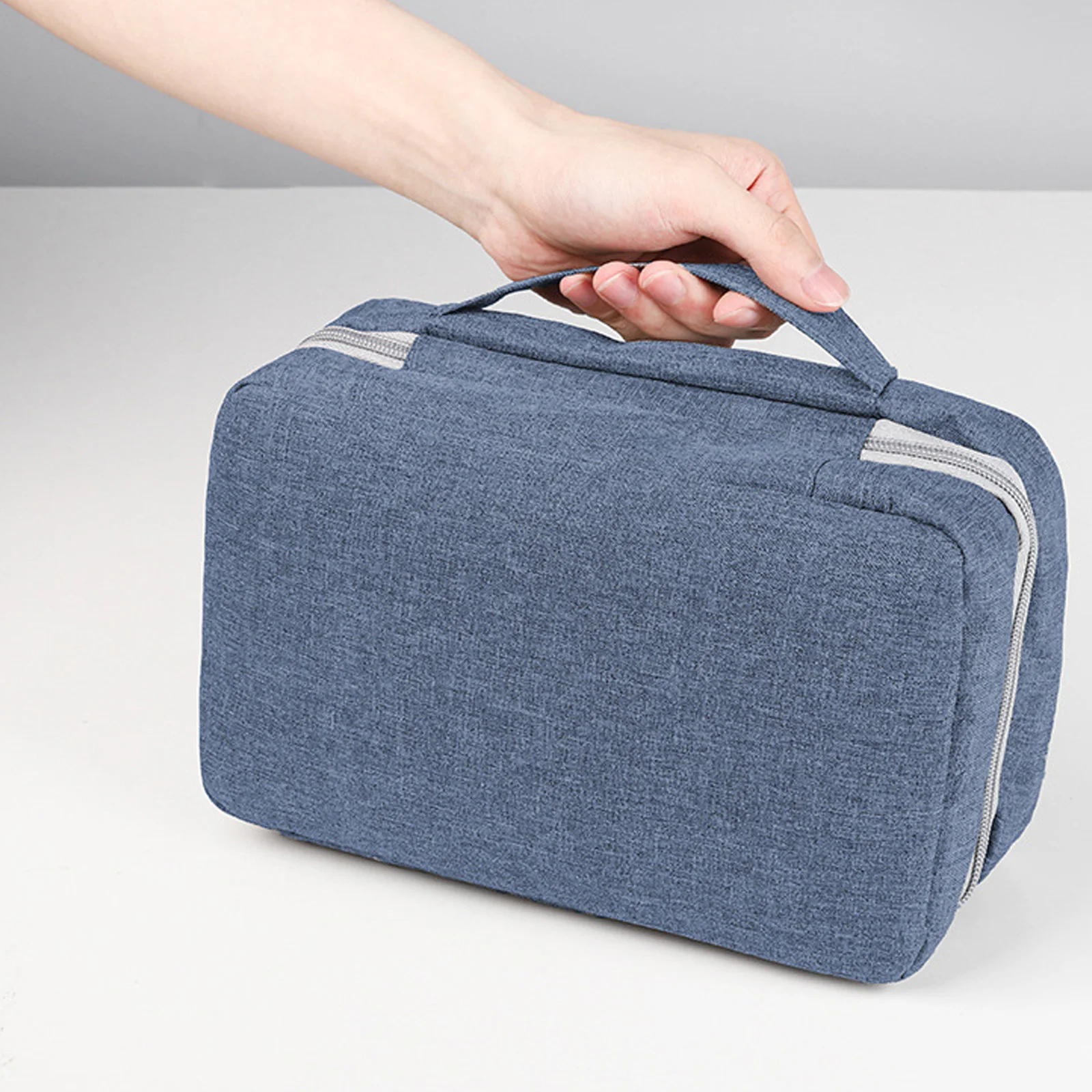 

Travel Toiletry Large Capacity Waterproof Hanging Makeup Container Portable Bathroom Skincare Holder Zipper Bag Travel