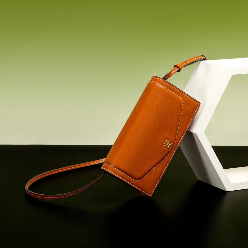 

CHCH Women's Crossbody Bag Spring New Flip Small Square Bag Simple Women's Business Wallet Strap Detachable