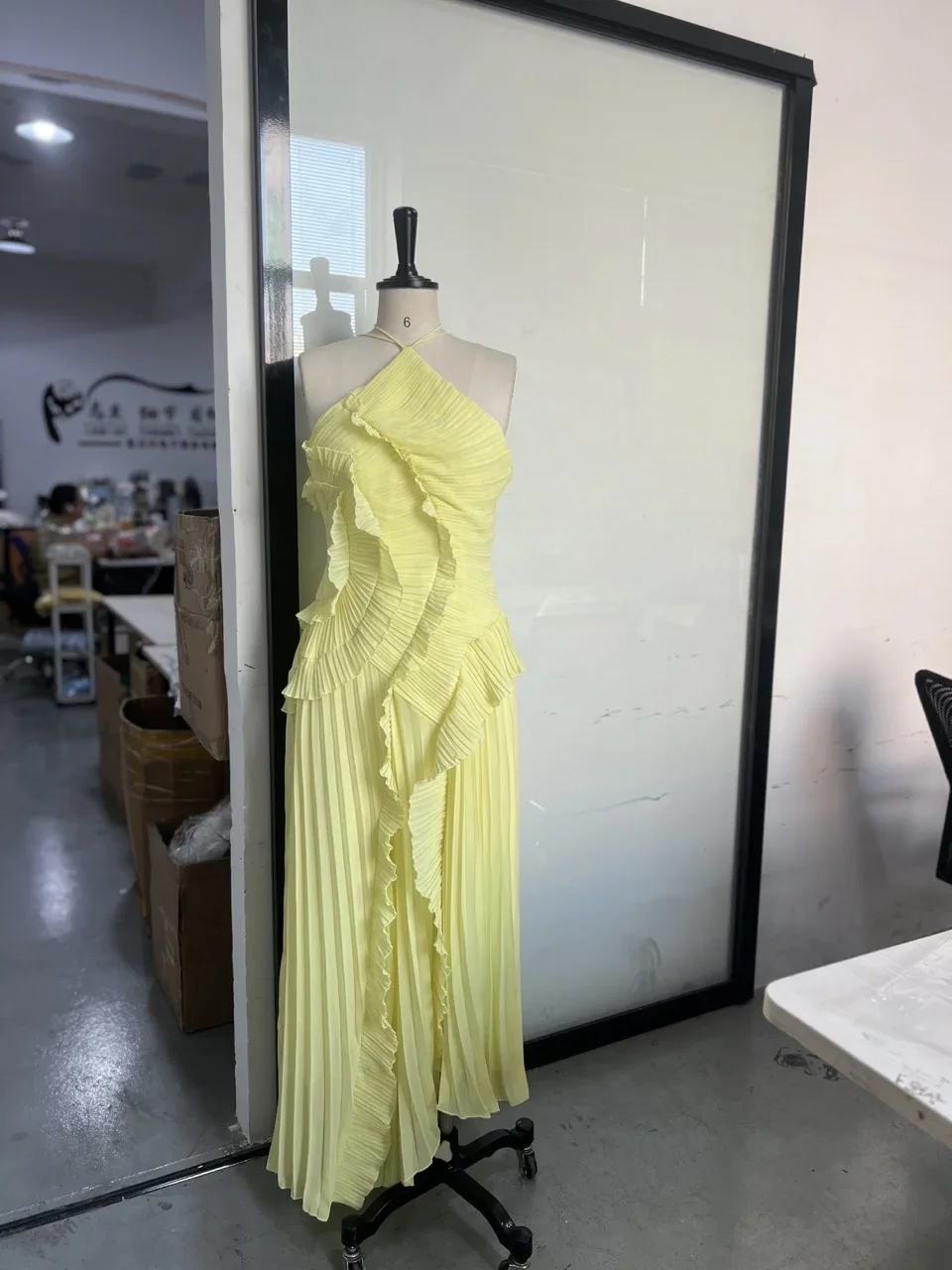 

Gowns Customized Elegant Dresses For Special Occasions Evening Dresses A-Line Halter Chiffon Floor length Prom Party Dresses