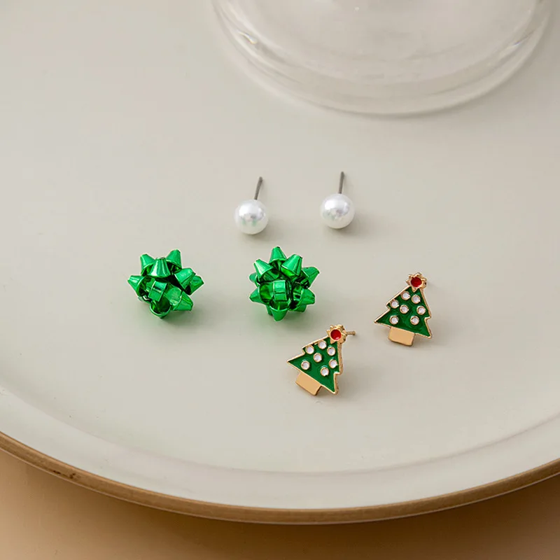 Silver Needle Christmas cartoon Dripping oil Santa earrings Christmas Tree flowers Pearl earrings Cross border stud girl