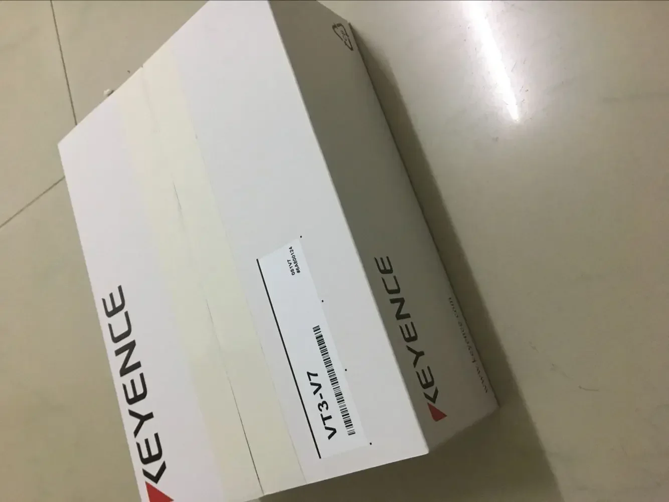 

Специальная распродажа нового оригинального японского сенсорного экрана KEYENCE: VT3-V7