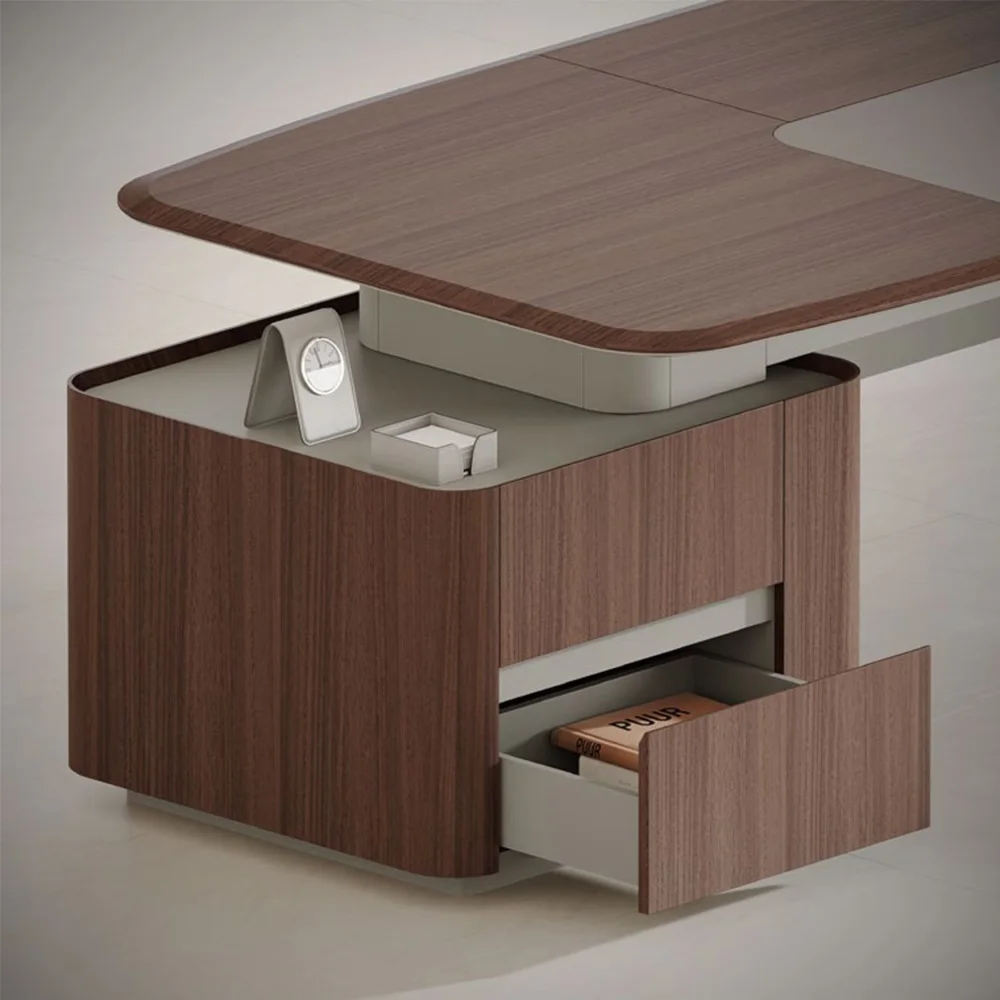 

Элитная офисная мебель: угловой стол руководителя и кресло для кабинета председателя